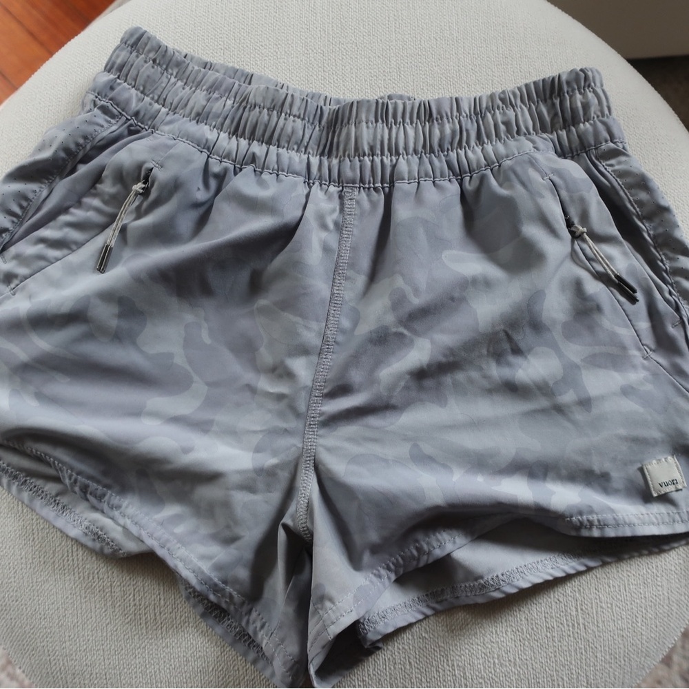 Vuori Camo Gray Women's Athletic Shorts